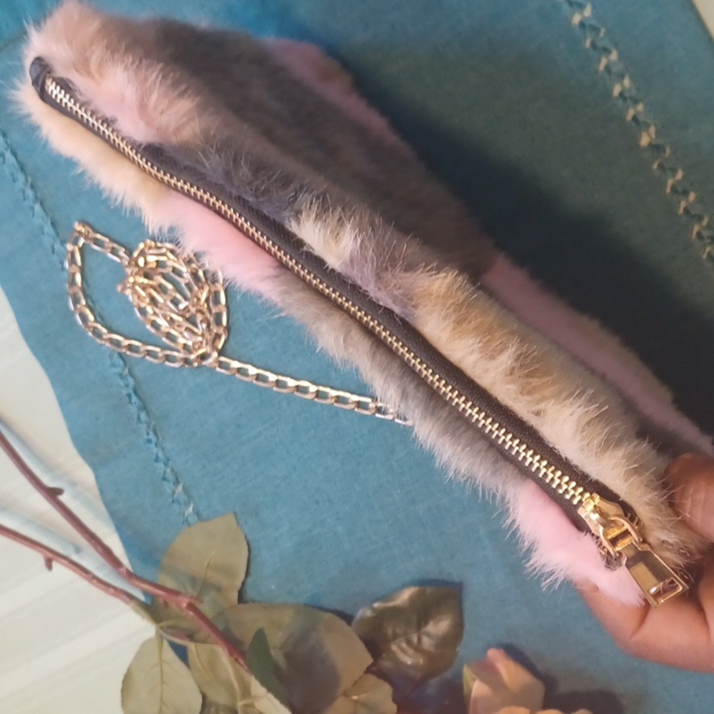 Gianni Bernini Faux Fur Chain Shoulder Bag - Picture 2 of 4